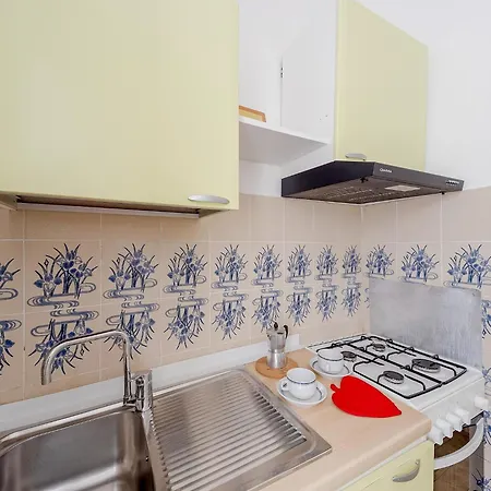 In In Strandnaehe Loano