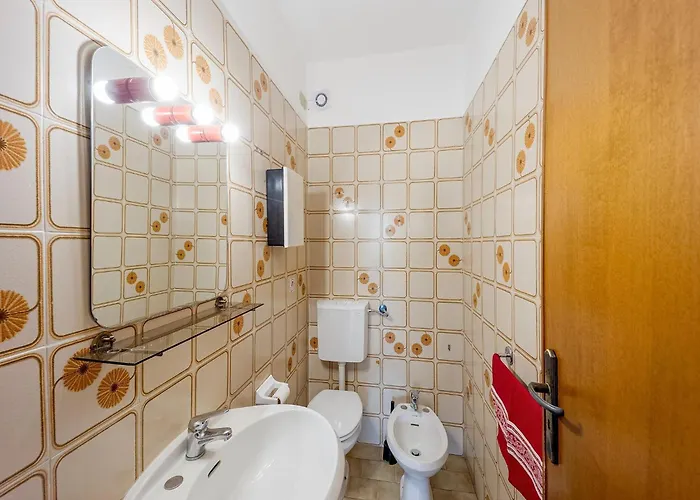 In In Strandnaehe Loano